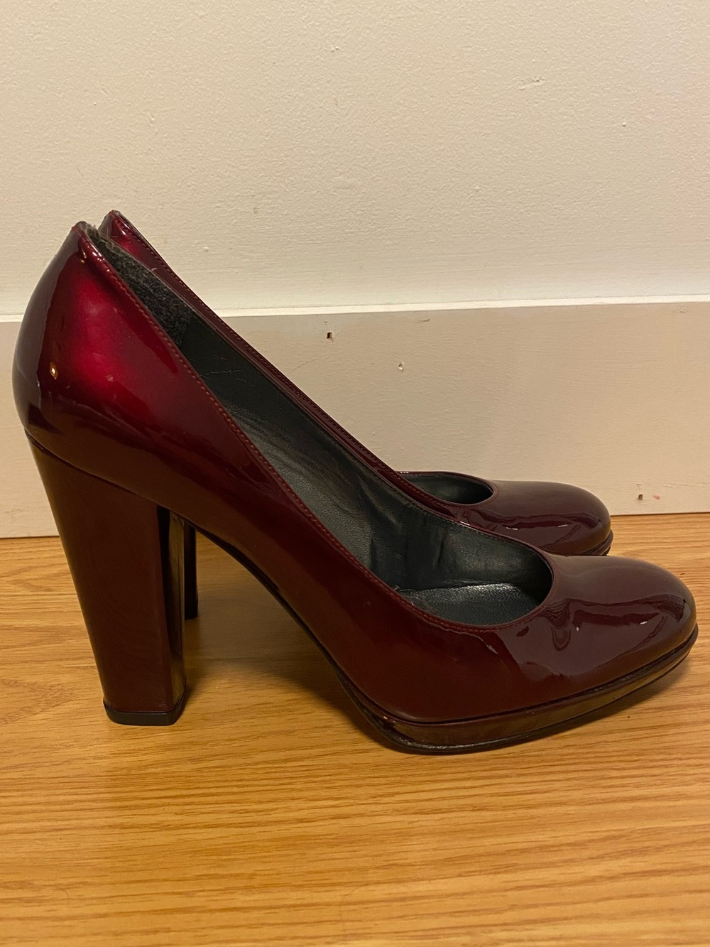 Stuart Weitzman burgundy patent pumps chunky heel shoes size 8.5